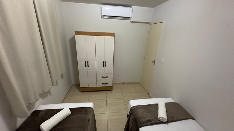 Apt Térreo 3 Quartos p/ 8 Pessoas - Centro