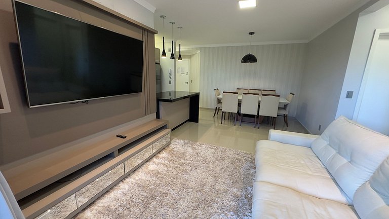 Apt com Suíte em Foz - Garagem