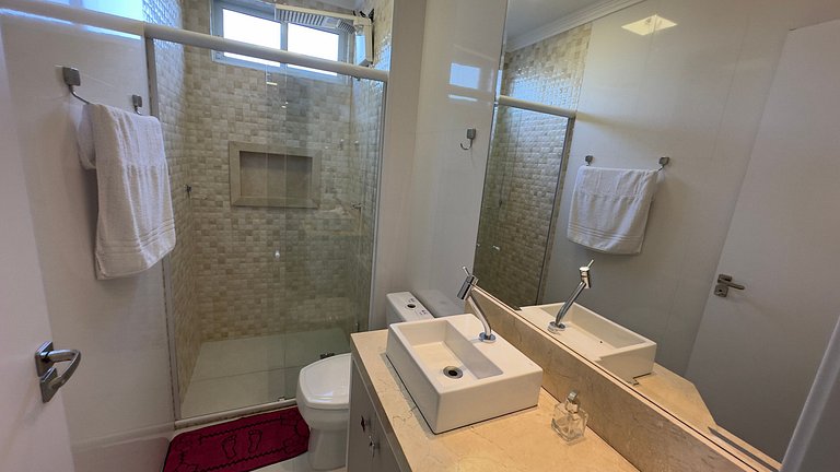 Completo apto em excelente localização