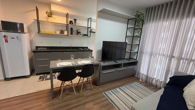 Apto lindo e aconchegante com Piscina região centr