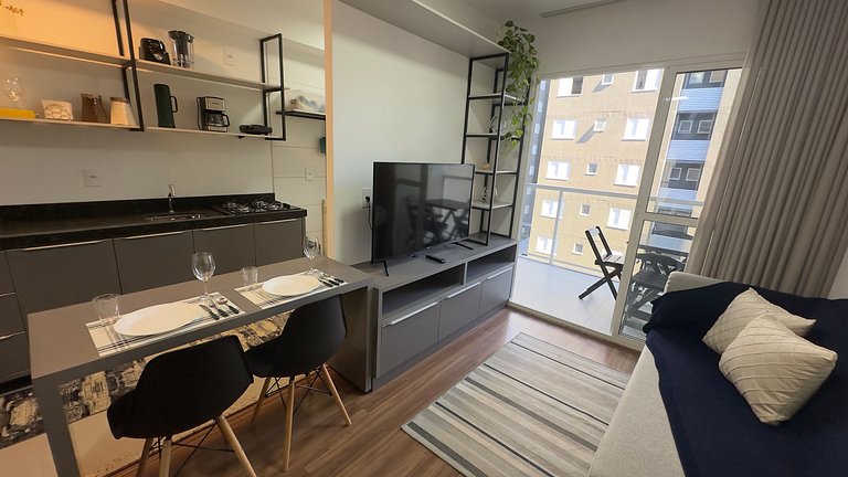 Apto lindo e aconchegante com Piscina região centr