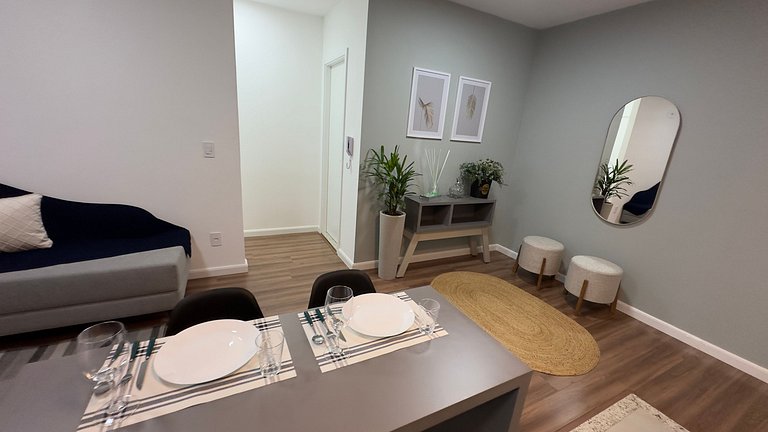 Apto lindo e aconchegante com Piscina região centr