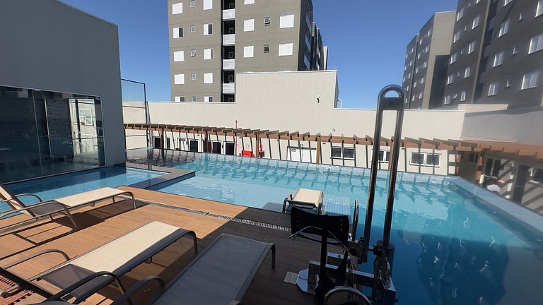 Apto lindo e aconchegante com Piscina região centr