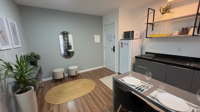 Apto lindo e aconchegante com Piscina região centr