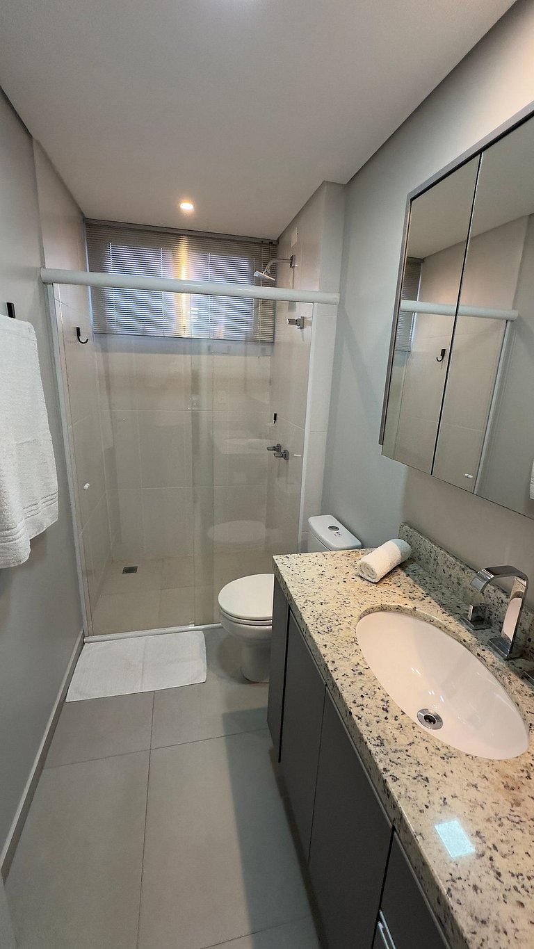 Amplo apartamento central com linda vista de Foz