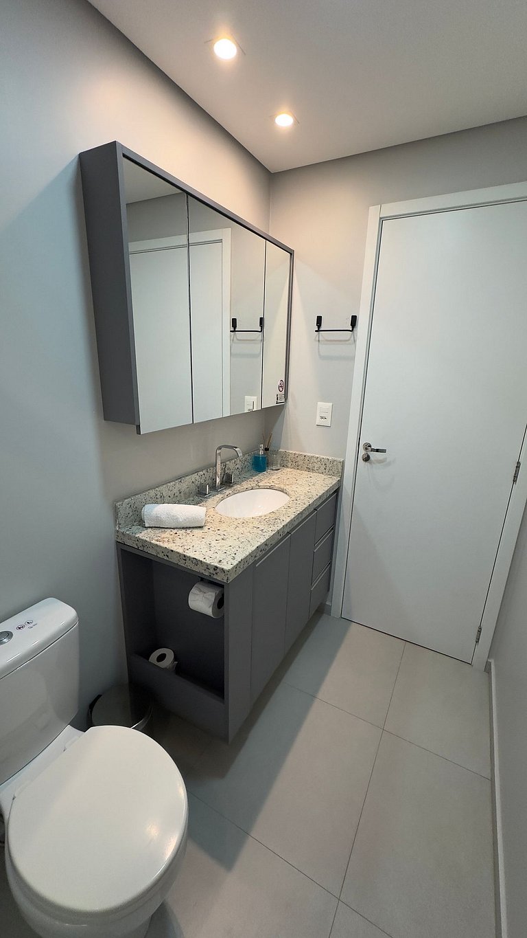 Amplo apartamento central com linda vista de Foz