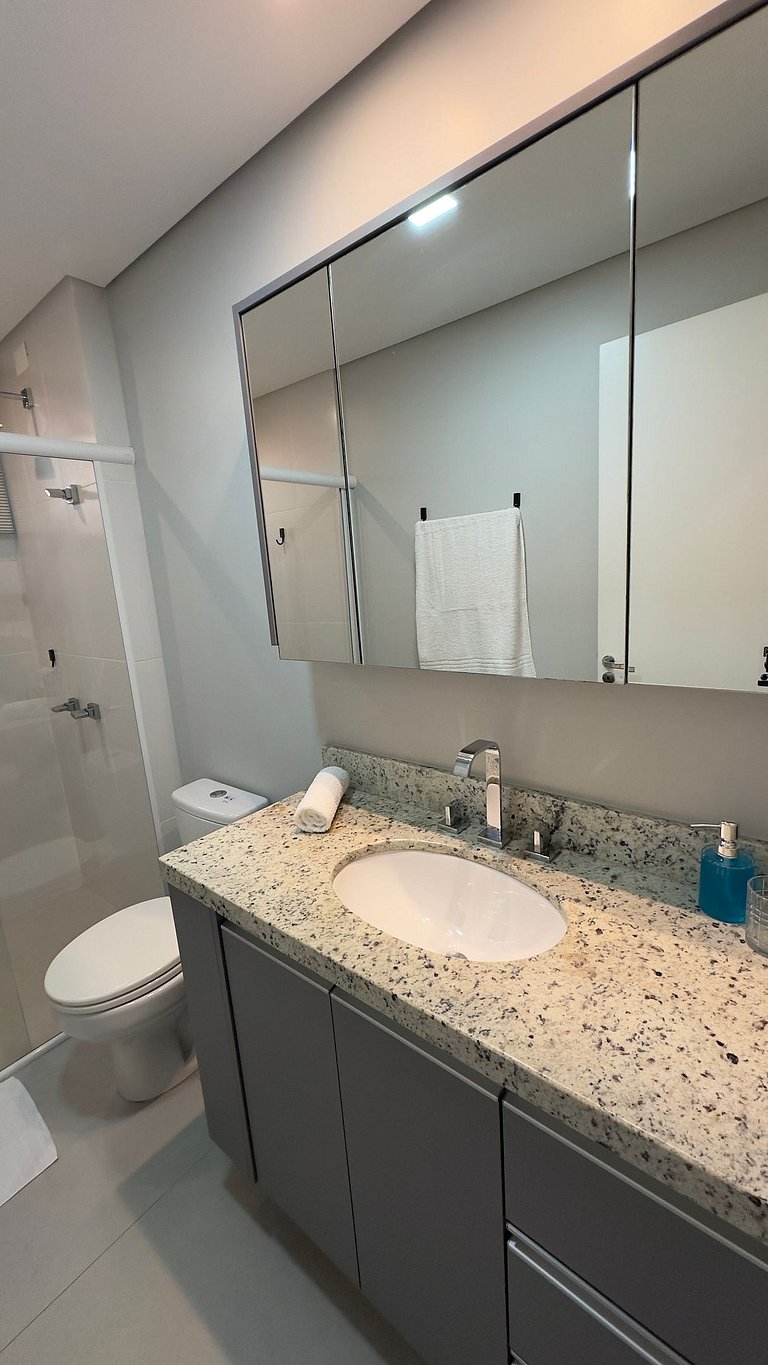 Amplo apartamento central com linda vista de Foz