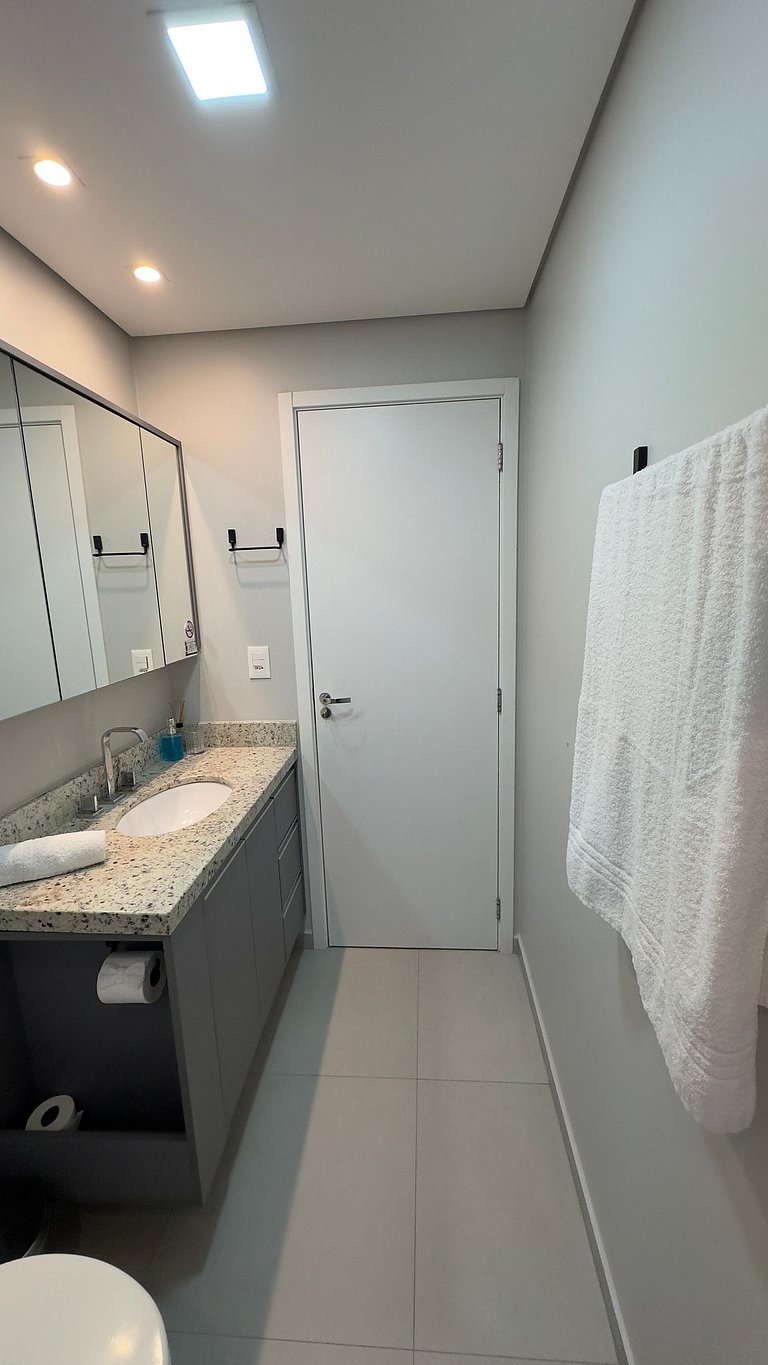 Amplo apartamento central com linda vista de Foz