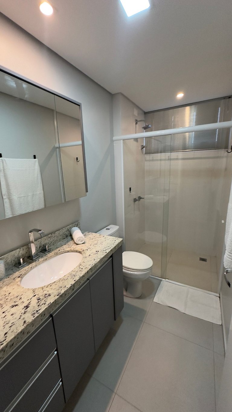 Amplo apartamento central com linda vista de Foz