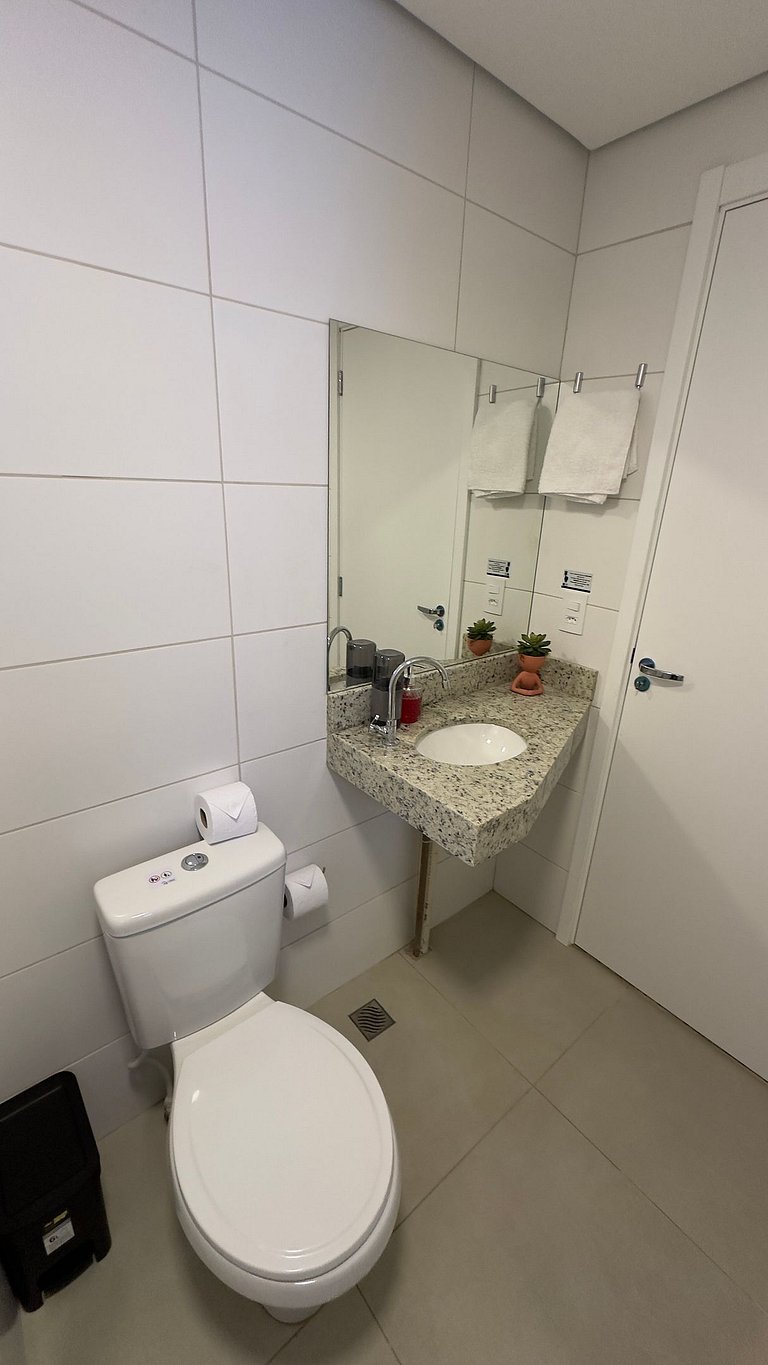 Apto lindo e aconchegante com Piscina região centr