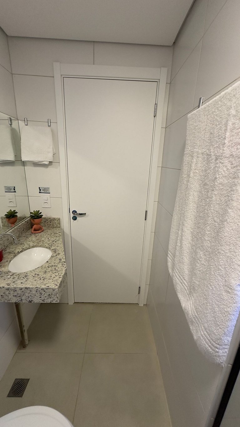 Apto lindo e aconchegante com Piscina região centr