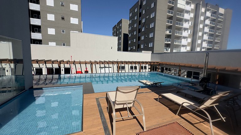 Ambiente claro e ensolarado no Royal Legacy