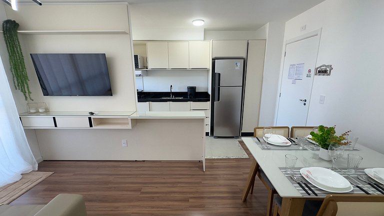 Apto lindo e aconchegante com Piscina região centr