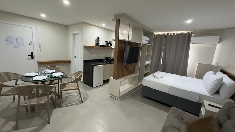 Studio Completo em Foz - WiFi e Ar-cond.