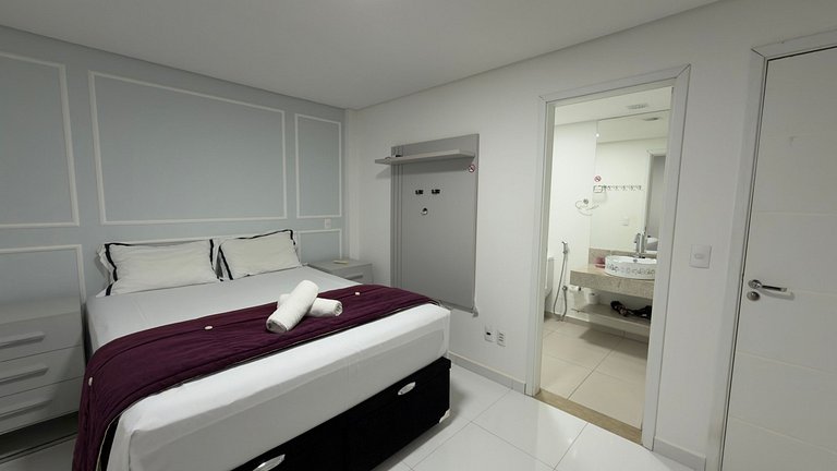 Apt com Suíte e Varanda - Centro de Foz