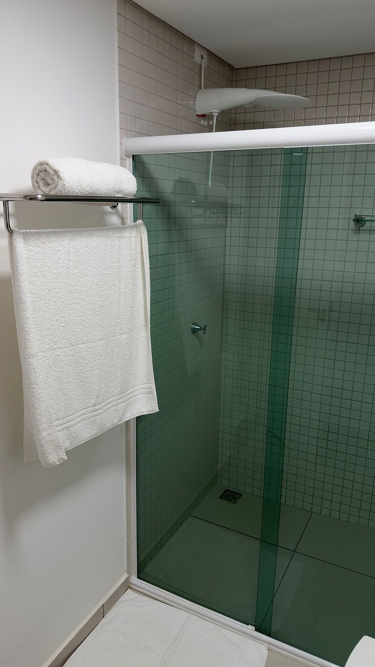 Apt com Suíte e Varanda - Centro de Foz