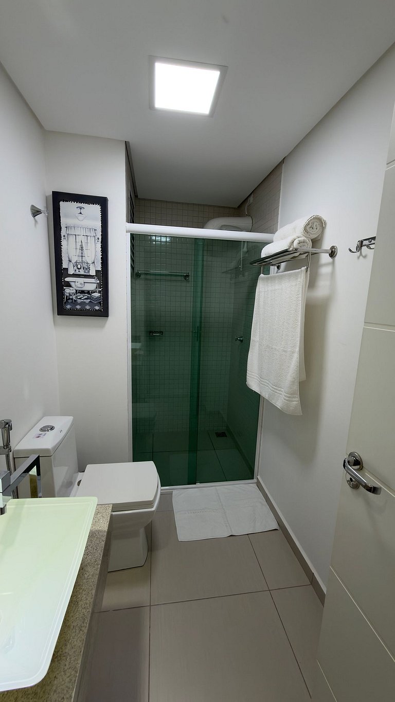 Apt com Suíte e Varanda - Centro de Foz