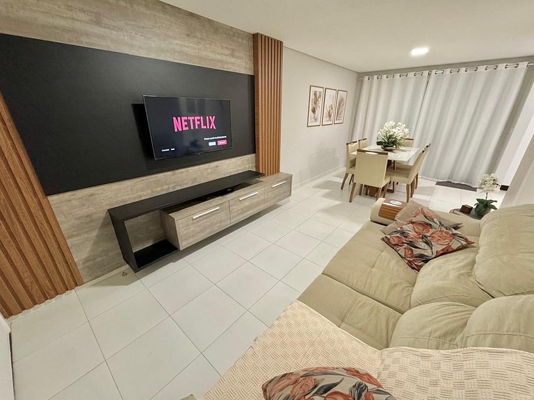 Apt com Suíte e Varanda - Centro de Foz