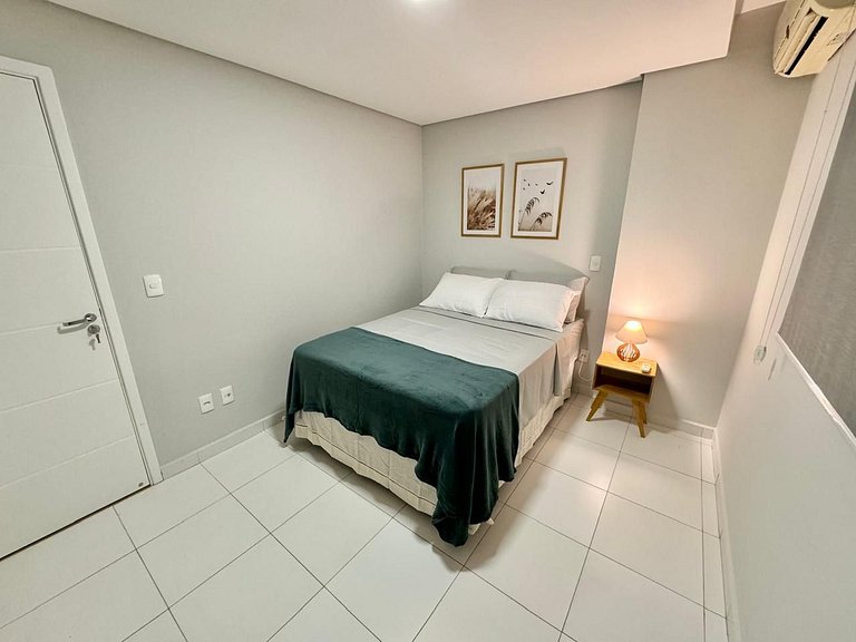 Apt com Suíte e Varanda - Centro de Foz