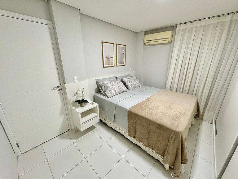 Apt com Suíte e Varanda - Centro de Foz