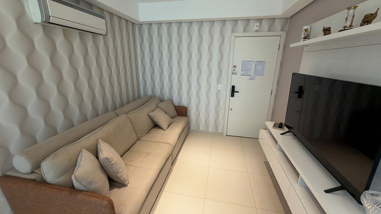 Apt com Suíte e Varanda - Centro de Foz