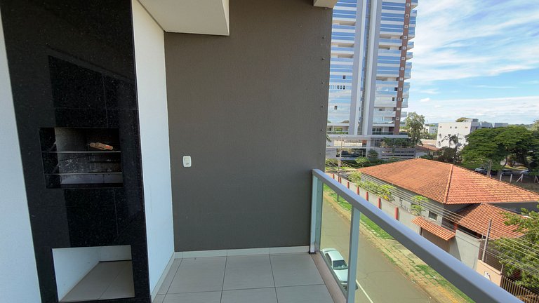 Apt com Suíte e Varanda - Centro de Foz