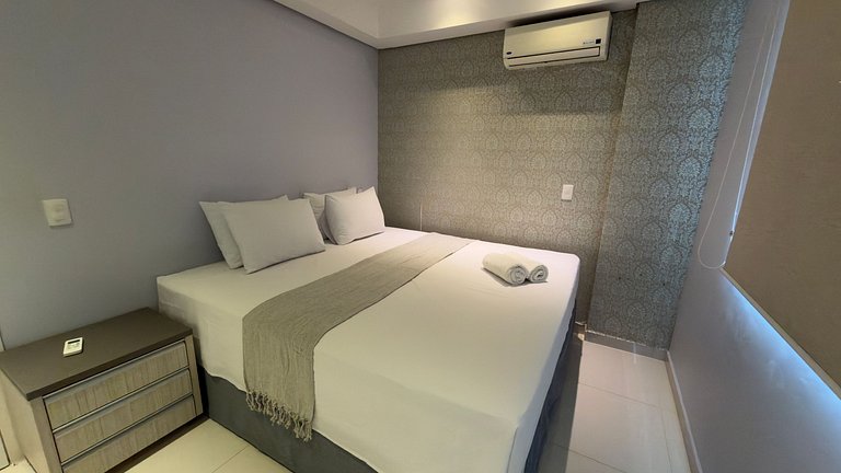 Apt com Suíte e Varanda - Centro de Foz