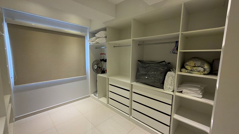 Apt com Suíte e Varanda - Centro de Foz