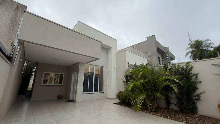 Linda casa na regiao central de Foz