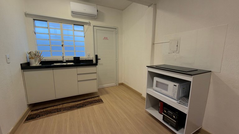 Studio Moderno com Garagem, WiFi e Acesso 24h