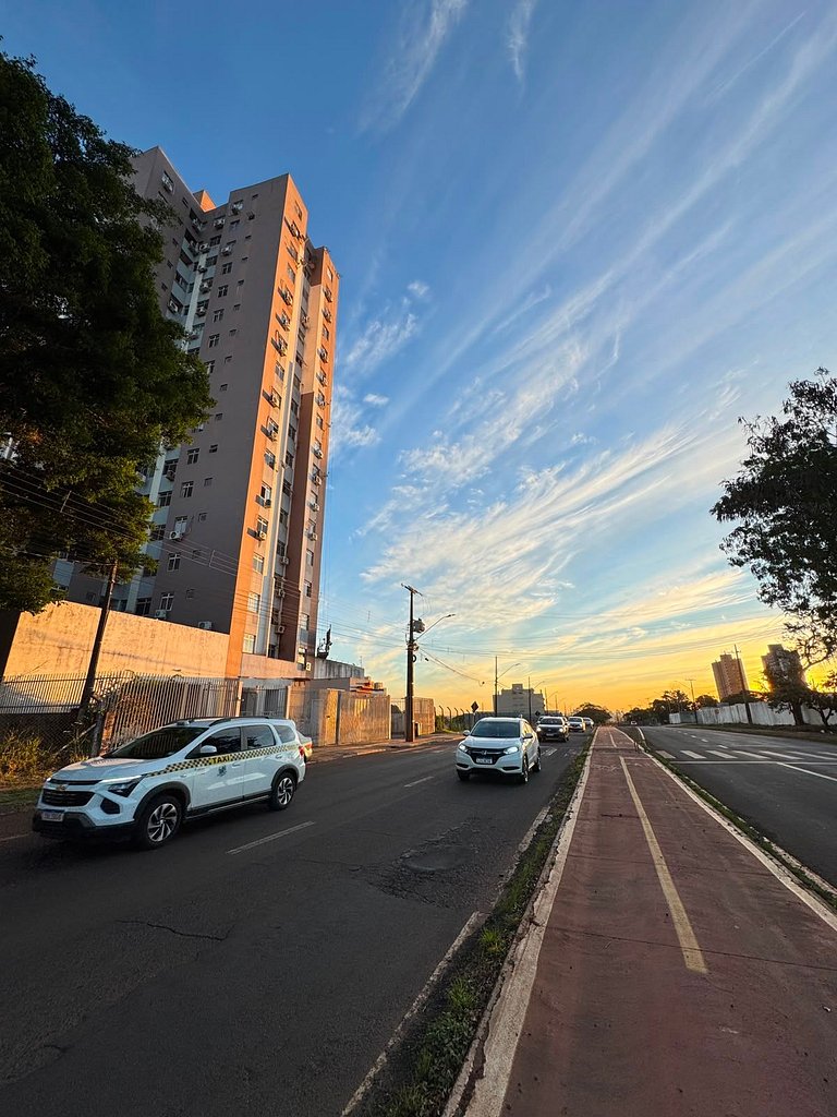 Apt 2 Quartos na Av. Paraná - Portaria 24h