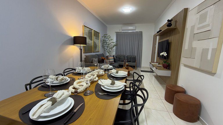 Linda casa em excelente localização - 02 garagens