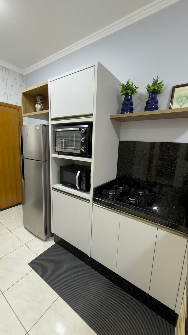 Linda casa em excelente localização - 02 garagens