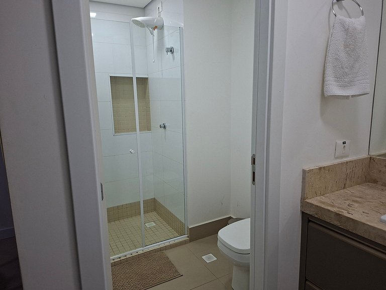 Studio Premium 52m² no Centro: Garagem e Piscina