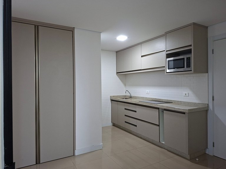 Studio Premium 52m² no Centro: Garagem e Piscina
