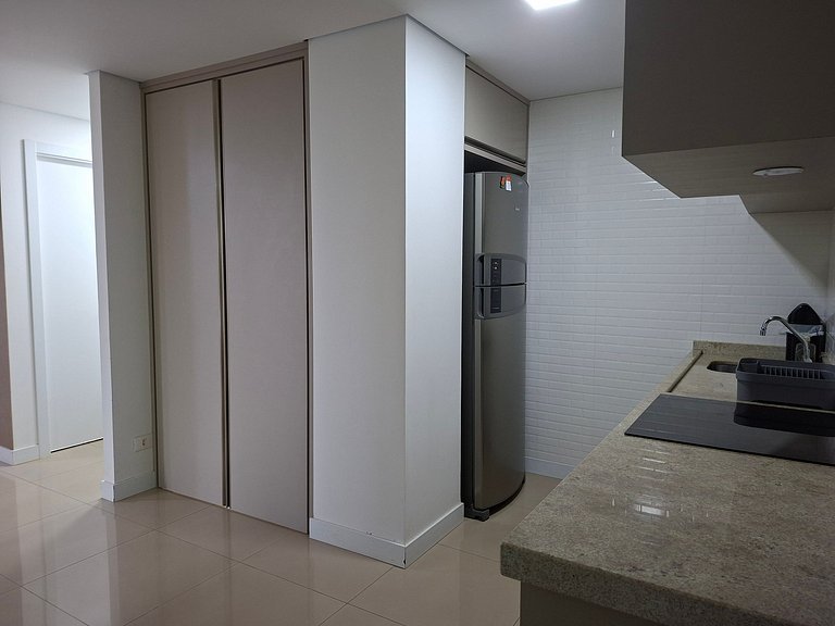 Studio Premium 52m² no Centro: Garagem e Piscina