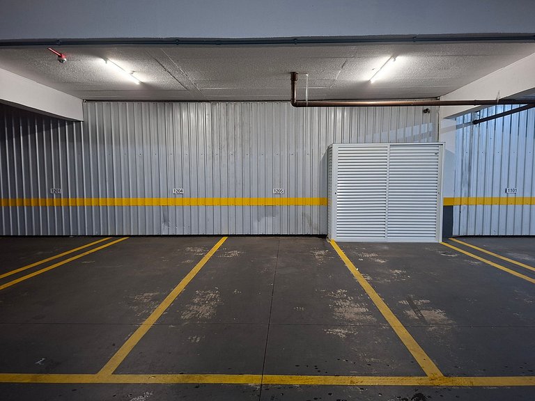 Studio Premium 52m² no Centro: Garagem e Piscina