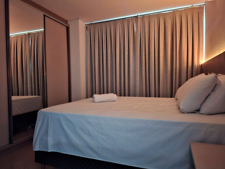 Studio Premium 52m² no Centro: Garagem e Piscina