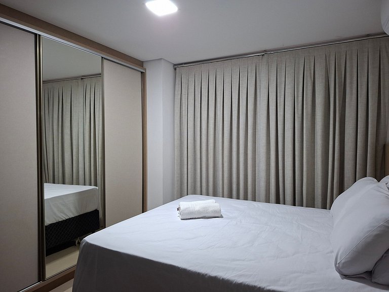 Studio Premium 52m² no Centro: Garagem e Piscina