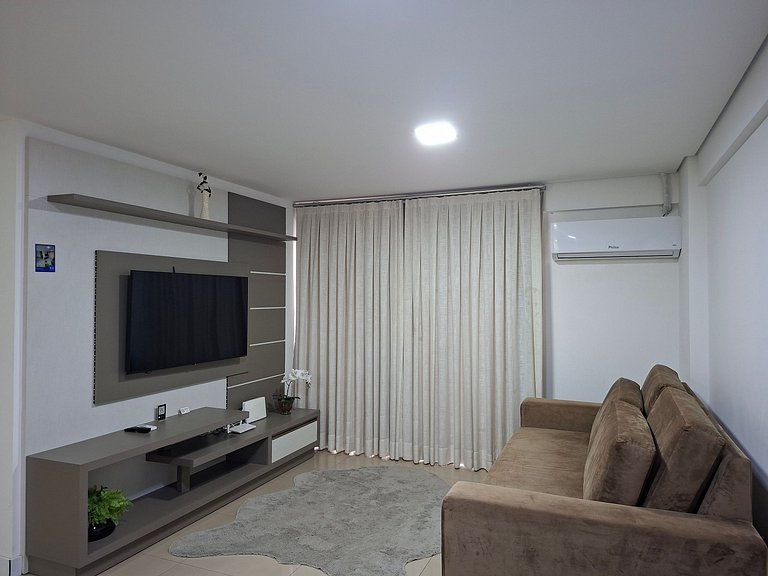 Studio Premium 52m² no Centro: Garagem e Piscina