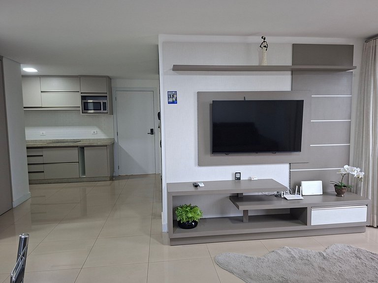 Studio Premium 52m² no Centro: Garagem e Piscina