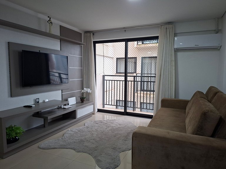 Studio Premium 52m² no Centro: Garagem e Piscina
