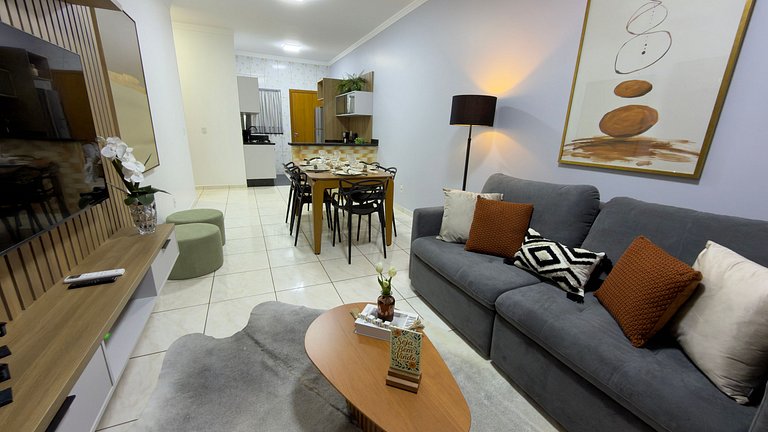 Casa térrea em excelente localização - 02 garagens