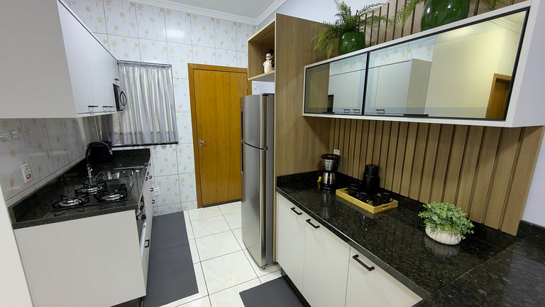 Casa térrea em excelente localização - 02 garagens