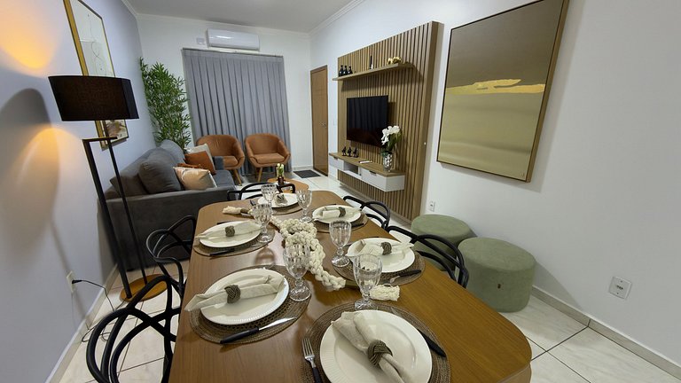 Casa térrea em excelente localização - 02 garagens