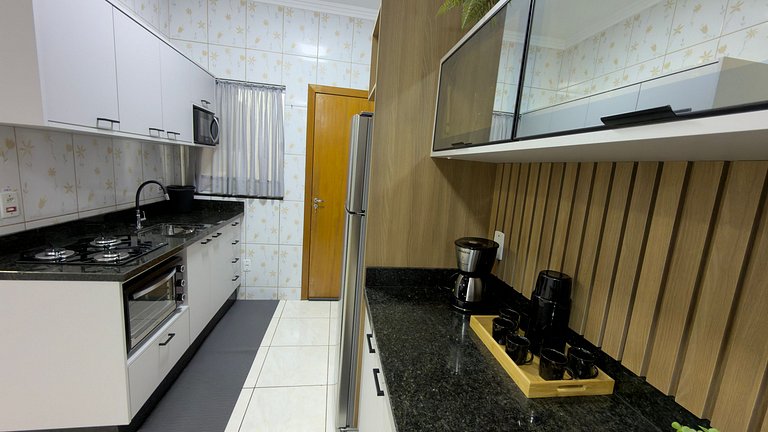 Casa térrea em excelente localização - 02 garagens