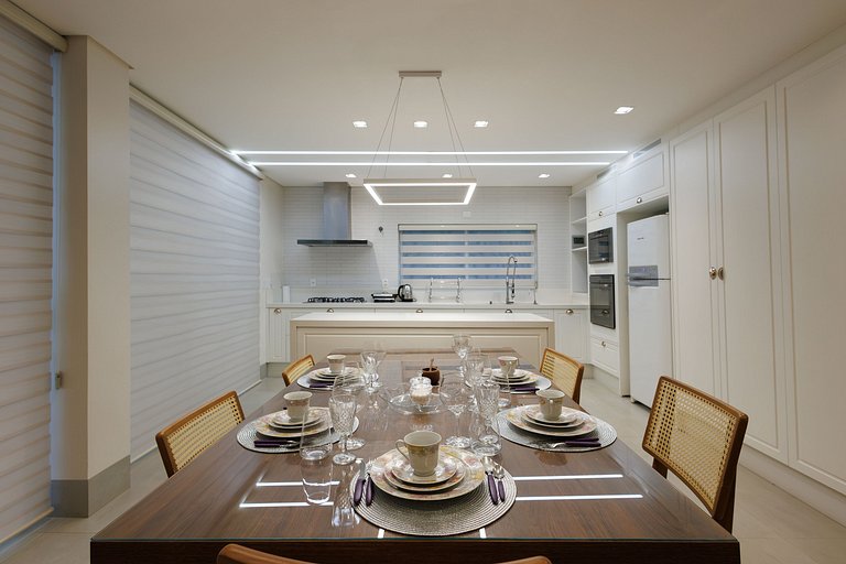 Casa Alto Padrão · Piscina · Churrasqueira
