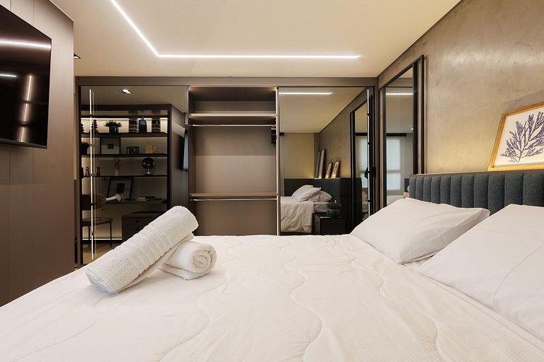 Apt alto padrão - 2 Quartos · Piscina · Garagem