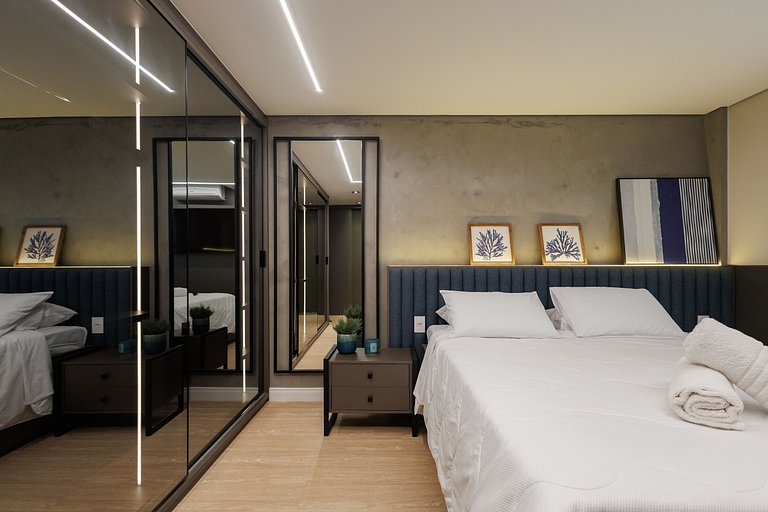 Apt alto padrão - 2 Quartos · Piscina · Garagem