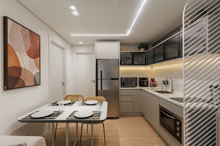 Apt alto padrão - 2 Quartos · Piscina · Garagem